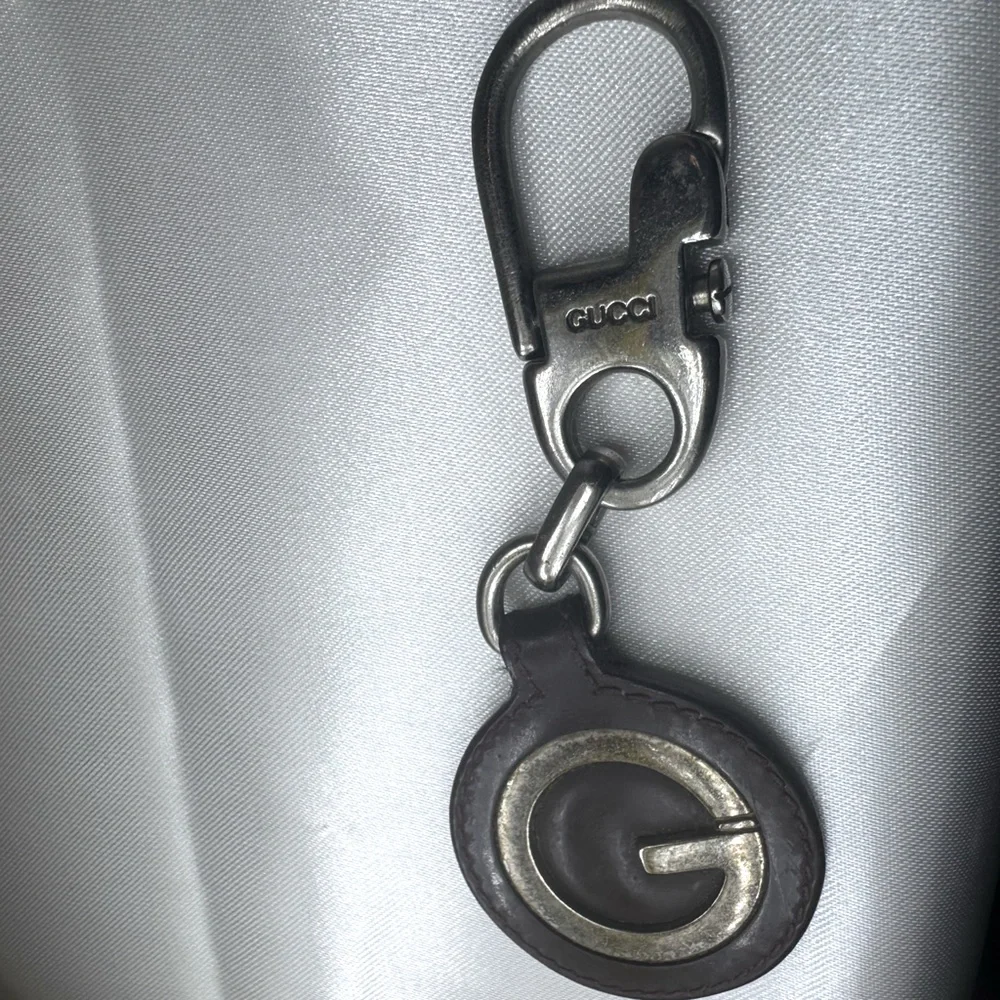 Gucci Keychain Leather Circle Logo Bag Charm Silver Clasp Rare 90s Y2K Vintage